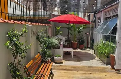 Apartamento de 2 dormitórios com vaga de garagem escriturada no menino deus