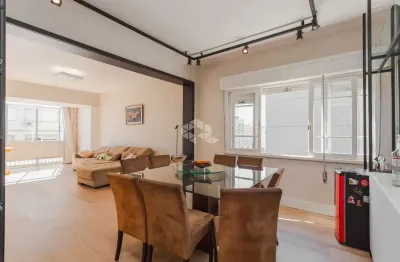 Vende-se apartamento reformado de 3 dormitórios 3 banheiros 1 vaga, 140m de area privativa por r$ 1.100.000,00 , no bairro centro histórico
