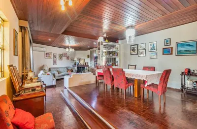 Linda casa de 4 dormitórios na vila ipiranga, porto alegre/rs