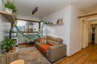 Apartamento com  3 dormitórios (1 suite) no bairro santana em porto alegre