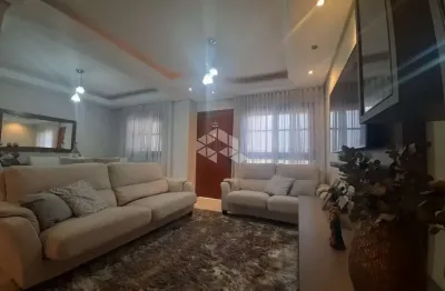 Casa sobrado semimobiliada com 3 quartos, piscina e 2 vagas de garagem em canoas