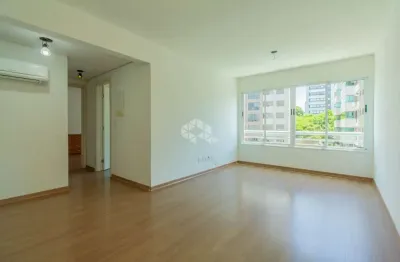 Apartamento de 2 dormitórios com vaga no Petrópolis em Porto Alegre