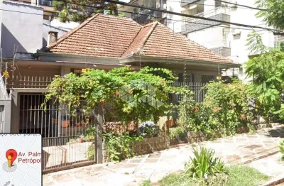 Casa com 3 dormitórios e 1 vaga no bairro petrópolis