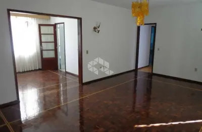 Apartamento 3 dormitórios  próximo ao ginásio do petrópolis tc