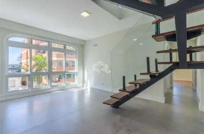 Cobertura, 100% reformada com 2 suítes , vaga de garagem e prédio com elevador no bairro auxiliadora