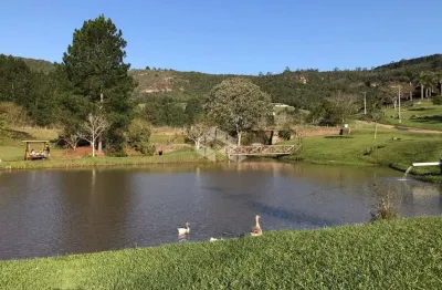 Terreno de 1.000 metros quadrados no country village com piscina