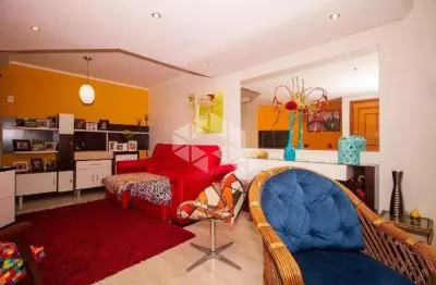 Casa em condominio, 2 dormitórios no bairro camaquã