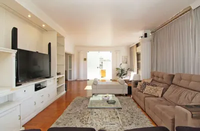 Apartamento amplo com 04 dormitórios  próximo ao clínicas e hps
