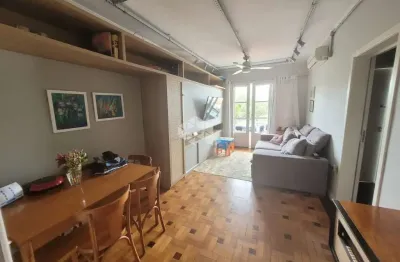 Apartamento com 2 dormitórios e 1 vaga no bairro petrópolis