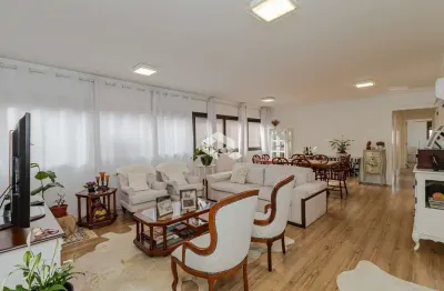 Amplo apartamento de 3 dormitórios reformado e aconchegante pertinho da encol