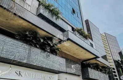 Sala Comercial Reformada na Av. Carlos Gomes, bairro Três Figueiras!