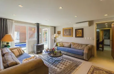 Casa com 450 m² e 3 quartos à venda no bairro boa vista.