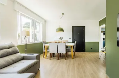 Apartamento reformado 2 dormitórios na rua marquês do pombal