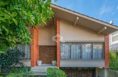 Casa com 4 quartos à venda na Rua Indianápolis, 140, Três Figueiras, Porto Alegre