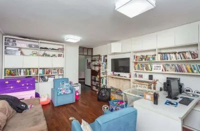 Casa com 3 quartos à venda na Rua Mariz e Barros, 219, Petrópolis, Porto Alegre