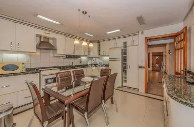 À venda, a casa dos sonhos: conforto, lazer, beleza e segurança num único lugar!