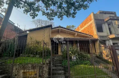 Casa com 3 quartos à venda na Rua Doutor Egydio Michaelsen, 374, Cavalhada, Porto Alegre
