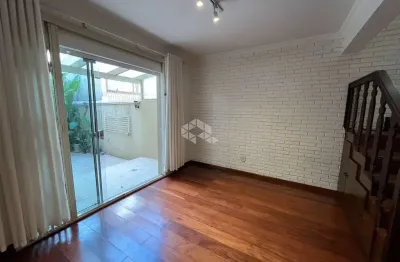 Casa de 3 quartos, sendo 01 suíte e 2 vagas no bairro rio branco