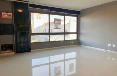 Apartamento 3 quartos, sendo 01 suíte e 2 vagas no bairro petrópolis