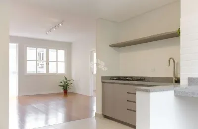 Apartamento 100% reformado de 3 quartos (1 suíte) no centro histórico de porto alegre