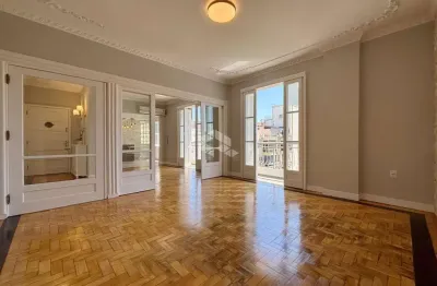 Apartamento reformado de 3 quartos e 1 vaga no centro histórico