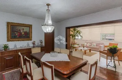 Casa com 5 quartos à venda na Rua Desembargador Alves Nogueira, 67, Petrópolis, Porto Alegre