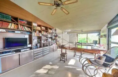 Casa 4 dormitórios à venda no bairro vila assunção, em porto alegre