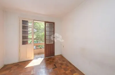 Oportunidade!! amplo apartamento de 3 dormitorios em petropolis