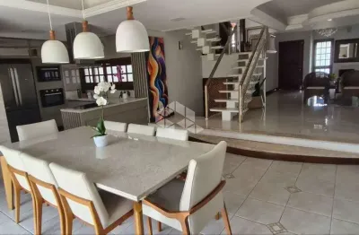 Sobrado com 4 quartos e 263 m² no bairro glória em porto alegre