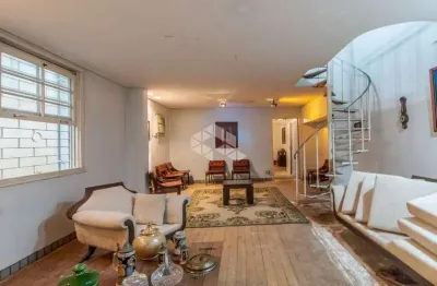Sobrado à venda com 3 quartos 400 m² no bairro floresta