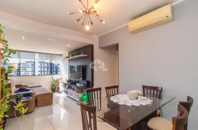Apartamento 3 dormitórios e 1 vaga de garagem no bairro Boa Vista em Porto Alegre-RS..