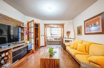 Cobertura com 3 quartos, 4 banheiros e 1 vaga de garagem pronto para morar no bairro petrópolis