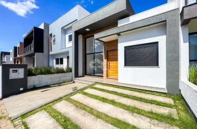 Casa térrea com 3 dormitórios, 1 suíte, em condomínio fechado