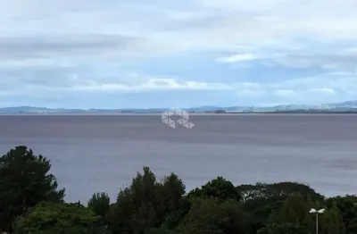 Casa com  4 dormitórios a venda no bairro pedra redonda em porto alegre