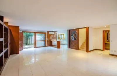 Casa em condomínio com 4 dormitório(s), 389 m² no bairro jardim isabel em porto alegre