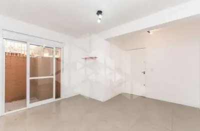 Apartamento térreo com dois pátios no bairro cidade baixa a metros da ufrgs