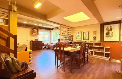 Casa em condomínio com 3 quartos, 1 suíte 2 vagas pronto para morar