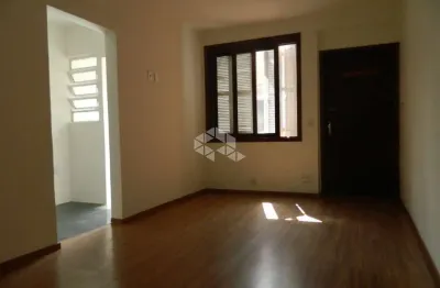 Apartamento completamente reformado com 1 dormitório no azenha.