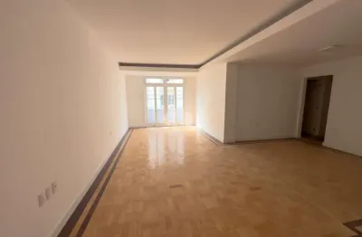 Apartamento 3 dormitórios, 1 suite, com elevador no bairro santana em porto alegre