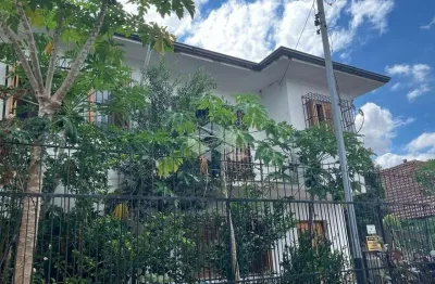Sobrado com 4 dormitórios com 215m² de área privativa no bairro santo antonio