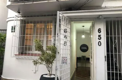 Casa com 3 quartos à venda na Rua Miguel Tostes, 650, Rio Branco, Porto Alegre