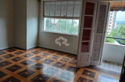 Apartamento 3 dormitórios, 2 banheiros no bairro petrópolis.