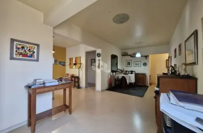 Apartamento de 3 dormitórios com vaga coberta e dependência bairro floresta