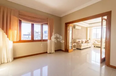 Apartamento de 3 quartos, sendo 3 suítes, semimobiliado, com 140m² no bairro centro histórico de porto alegre.