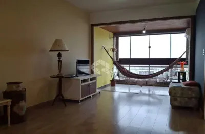 Apartamento de dormitórios, elevador e vaga de garagem no bairro independência.