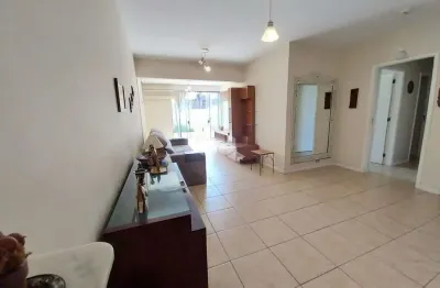 Apartamento garden com 2 dormitórios sendo 1 suíte, vaga de estacionamento, próximo do menino deus..