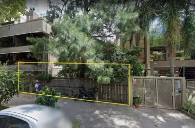 Terreno à venda na Rua Coronel Paulino Teixeira, 137, Rio Branco, Porto Alegre