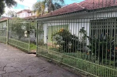 Casa com 3 quartos à venda na Rua General Souza Doca, 224, Petrópolis, Porto Alegre