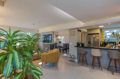 Apartamento reformado de 3 dormitórios, semimobiliado, 132 metros privativos