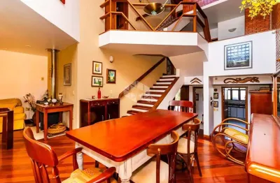 Casa maravilhosa em condomínio e com vista para o lago guaíba com quase 400m² de área privativa !!